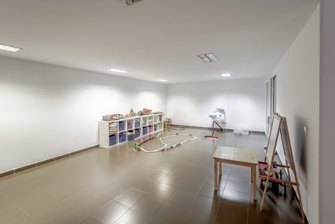 mistral2-12